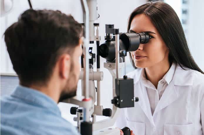 Read more about the article אחת ולתמיד – מה ההבדל בין אופטומטריסט לרופא עיניים?