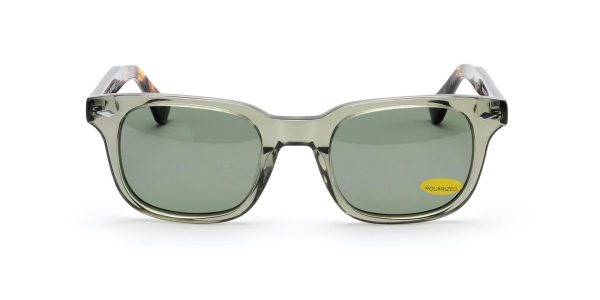 משקפי שמש מפלסטיק