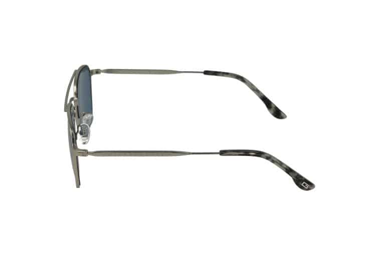 מבט צדדי על משקפי שמש עם מסגרת מתכת וקצות זרועות בדוגמת צב אפור ושחור, על רקע לבן.