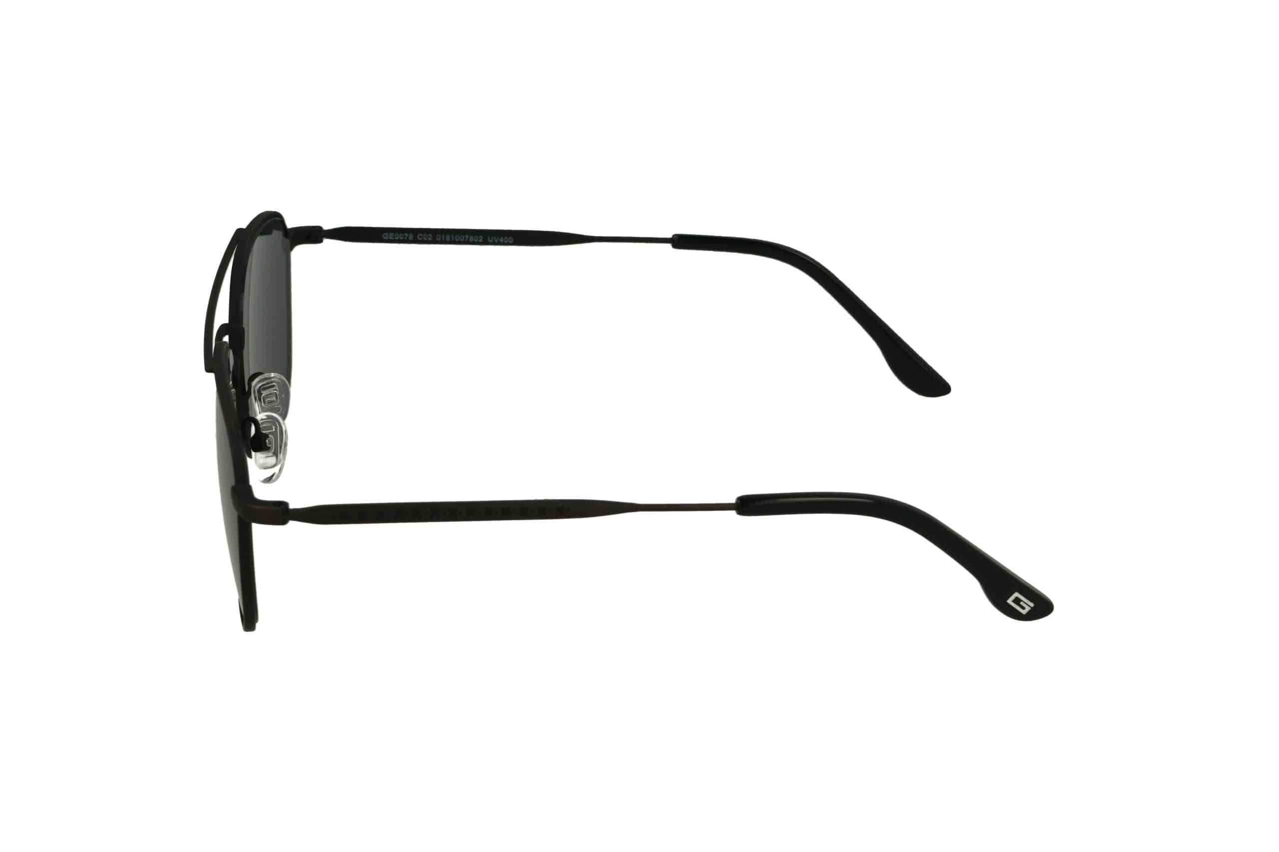 מבט צדדי על משקפי שמש שחורים עם זרועות מתכת דקיקות ועדשות מלבניות, המוצגים על רקע לבן.