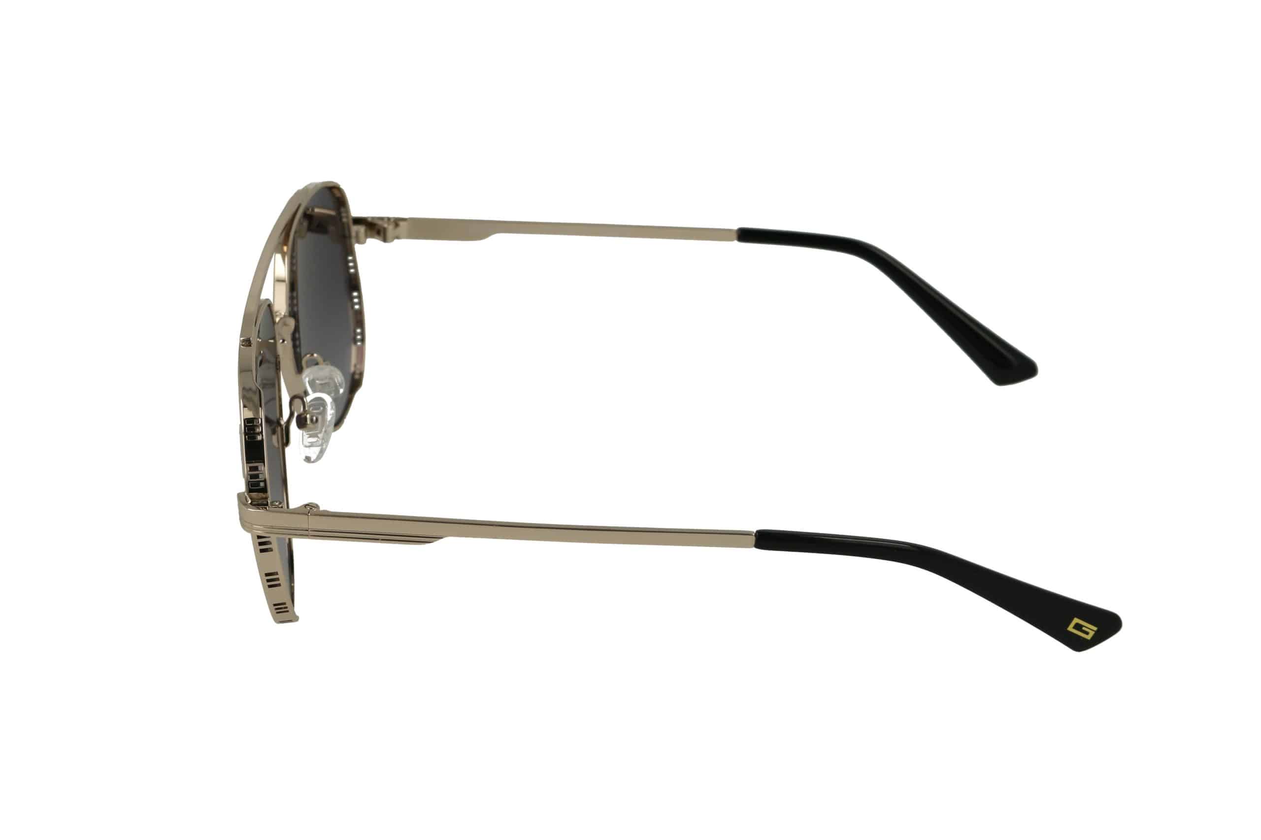 מבט צדדי על משקפיים עם מסגרת מתכת וקצות זרועות שחורים, המוצגים על רקע לבן.