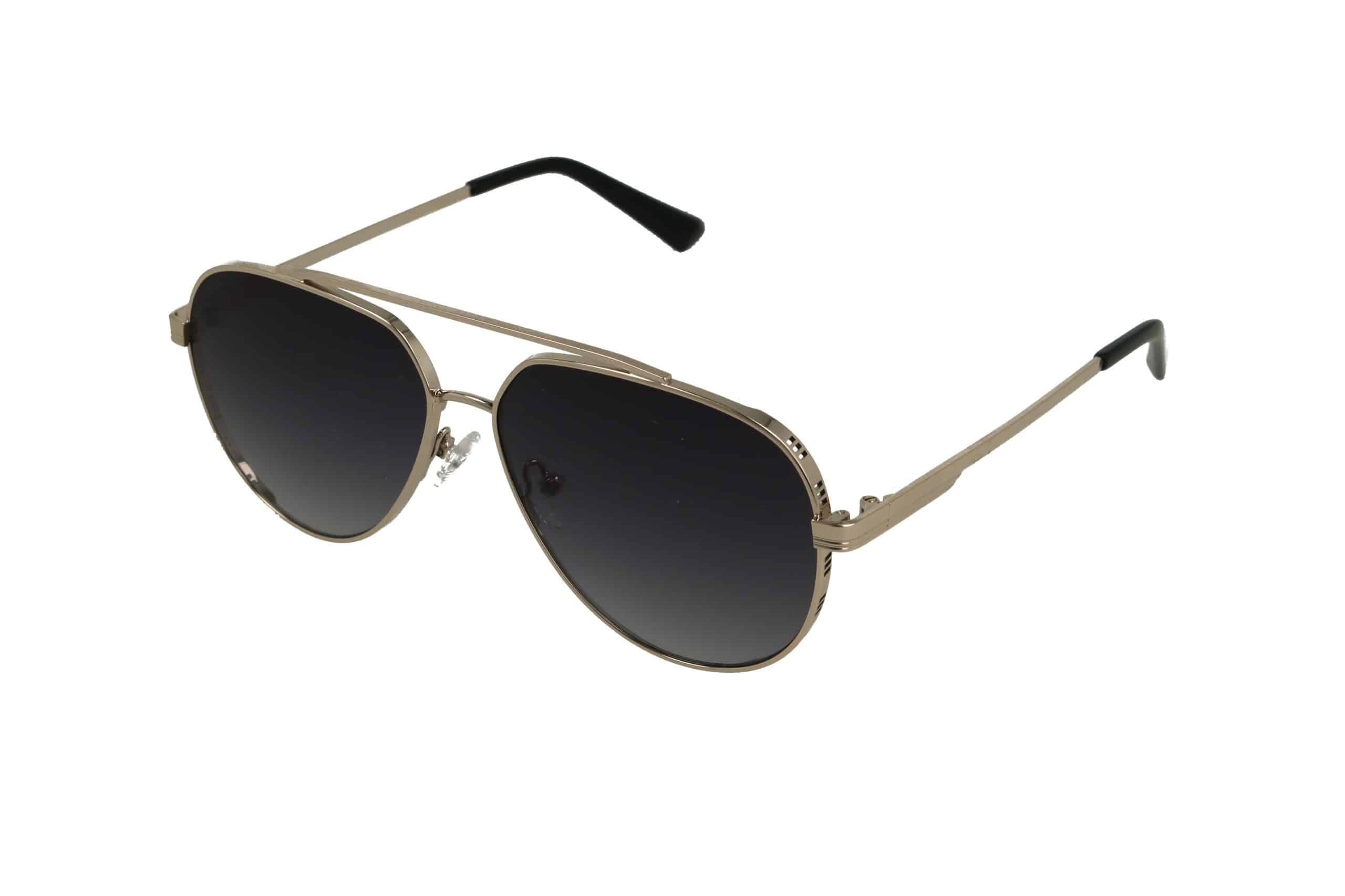 משקפי שמש בסגנון טייס בצבע כסף עם עדשות בגוון שחור מדורג וקצות שחורים על הזרועות, מוצגים על רקע לבן.