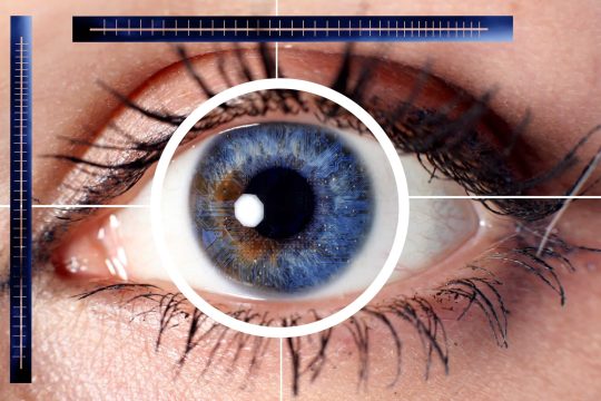 מהי מחלת העיניים AMD וכיצד מטפלים בה